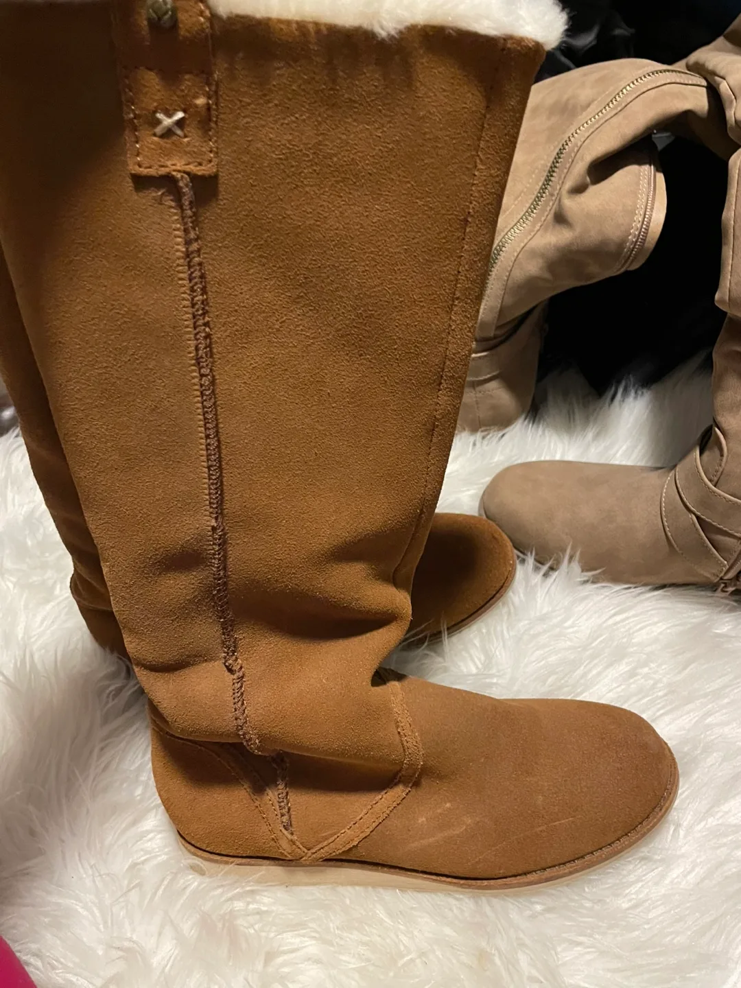 Assorted Women's Boots image indicator(3)