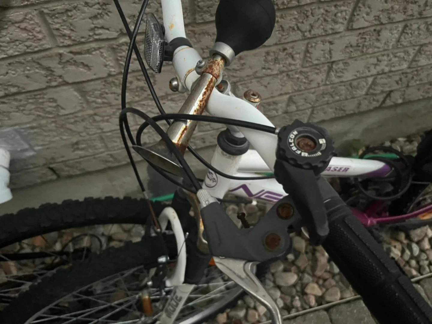 Next Laser Mountain Bike - White & Purple image indicator(3)