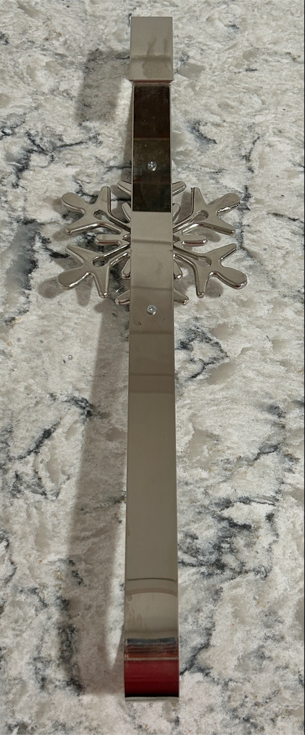 Metal Silver Toned Snowflake Wreath Door Hanger/Hook - photo 3