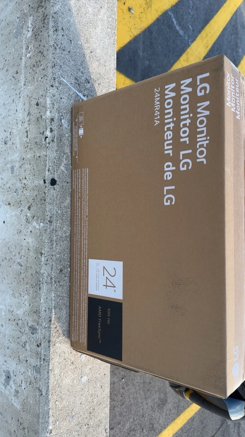 LG 24MR41A 24 inch Monitor - New in Box! thumbnail
