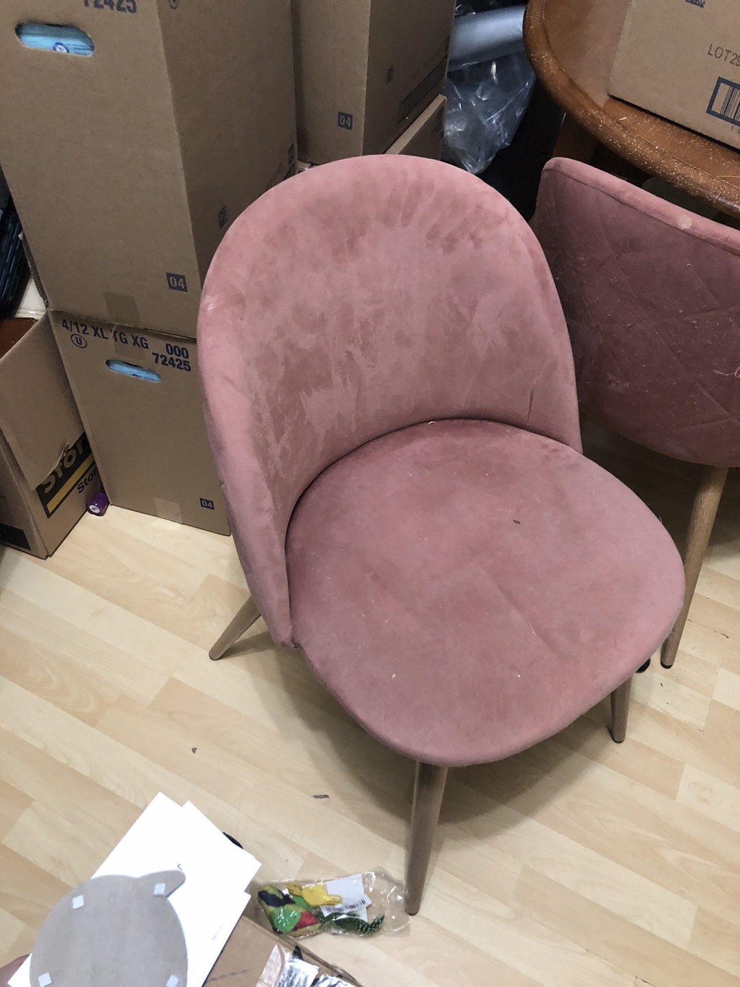 3 Pink Velvet Accent Chair - photo 2