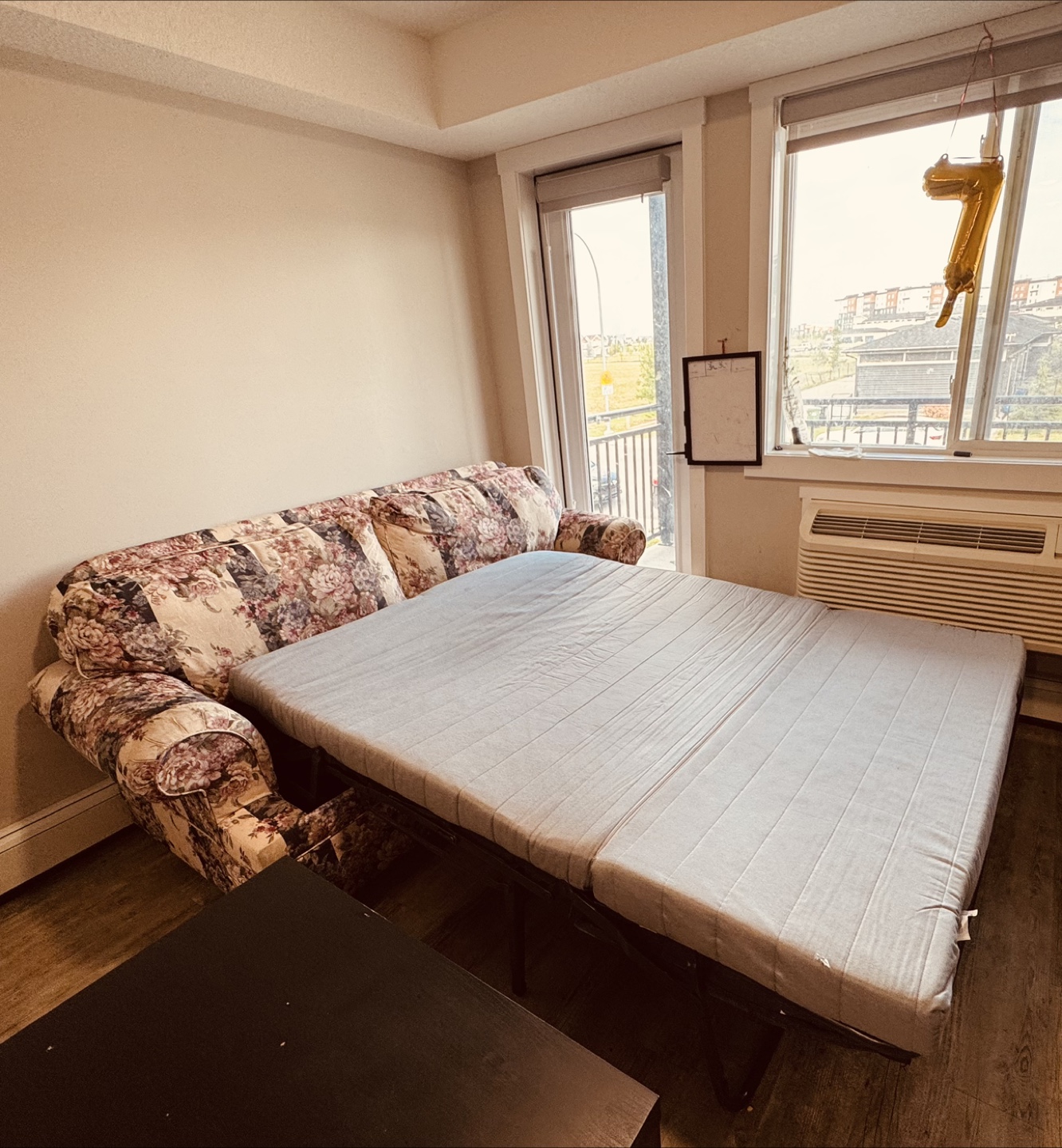 Floral Sofa Bed - Free pickup - photo 3
