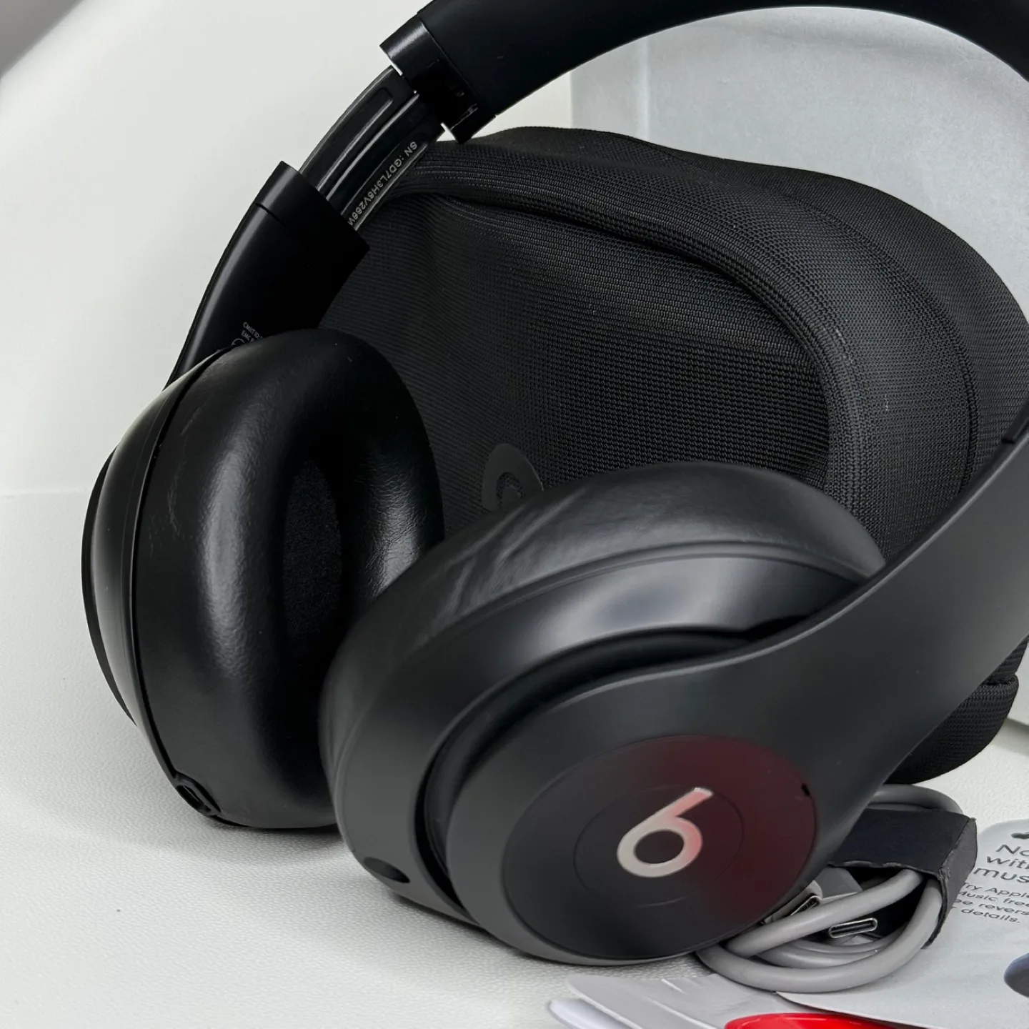 Beats Studio 3 Wireless Headphones - Black thumbnail