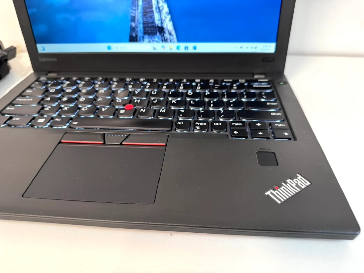 Lenovo i5-7th. 8/256GB Win 11 Laptop image indicator(2)