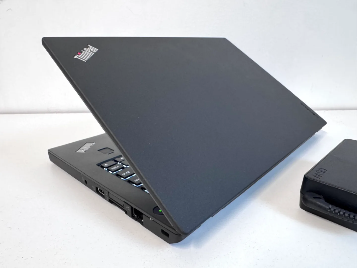 Lenovo i5-7th. 8/256GB Win 11 Laptop image indicator(8)