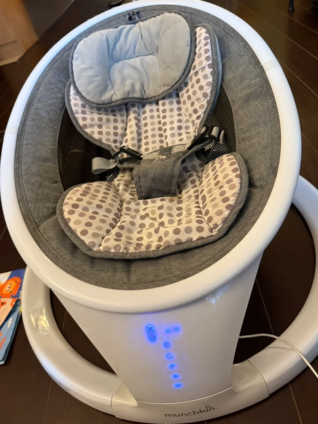 Munchkin Bluetooth Enabled Baby Swing image indicator(6)