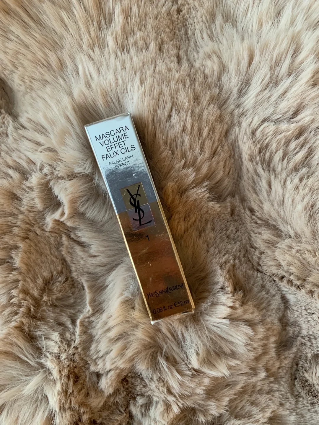 Yves Saint Laurent Mascara Volume Effet Faux Cils thumbnail