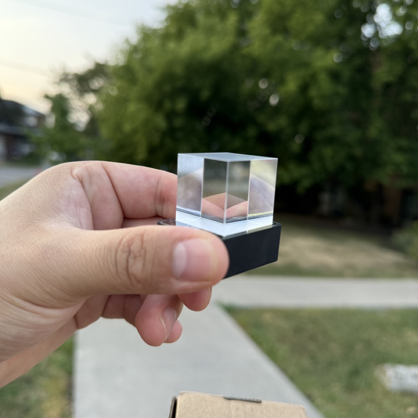 Crystal Cube Holographic WiFi Weather Clock - photo 4