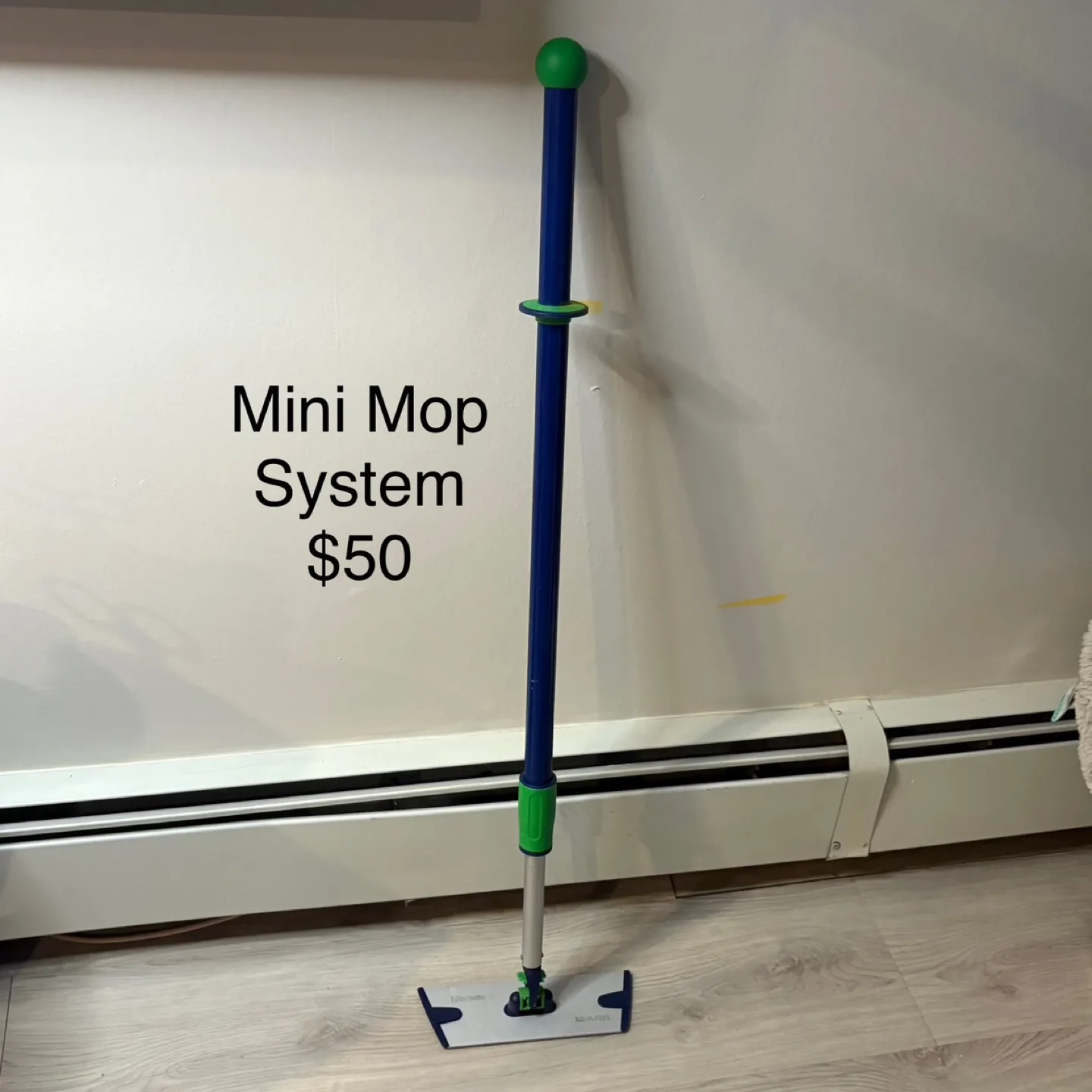Norwex Mini Mop System with Pads thumbnail