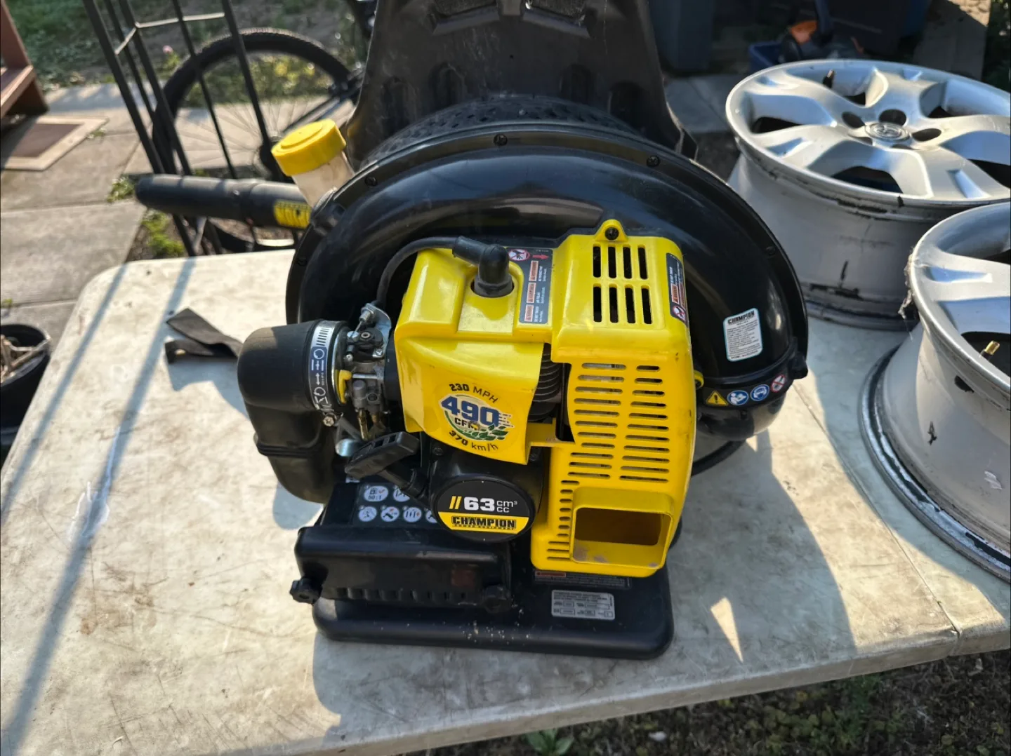 Champion 490 CFM Leaf Blower thumbnail