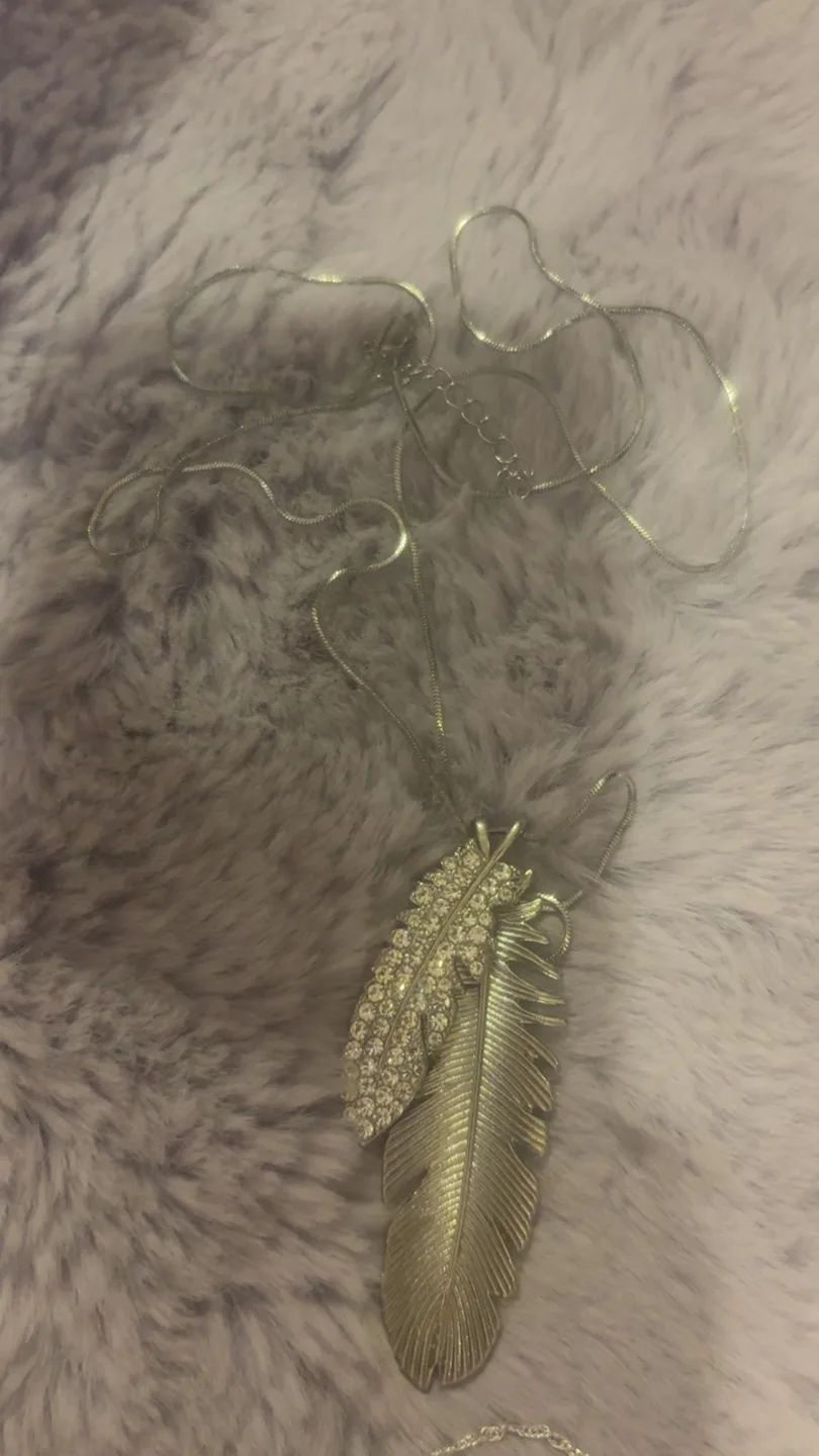 Feather Necklace thumbnail