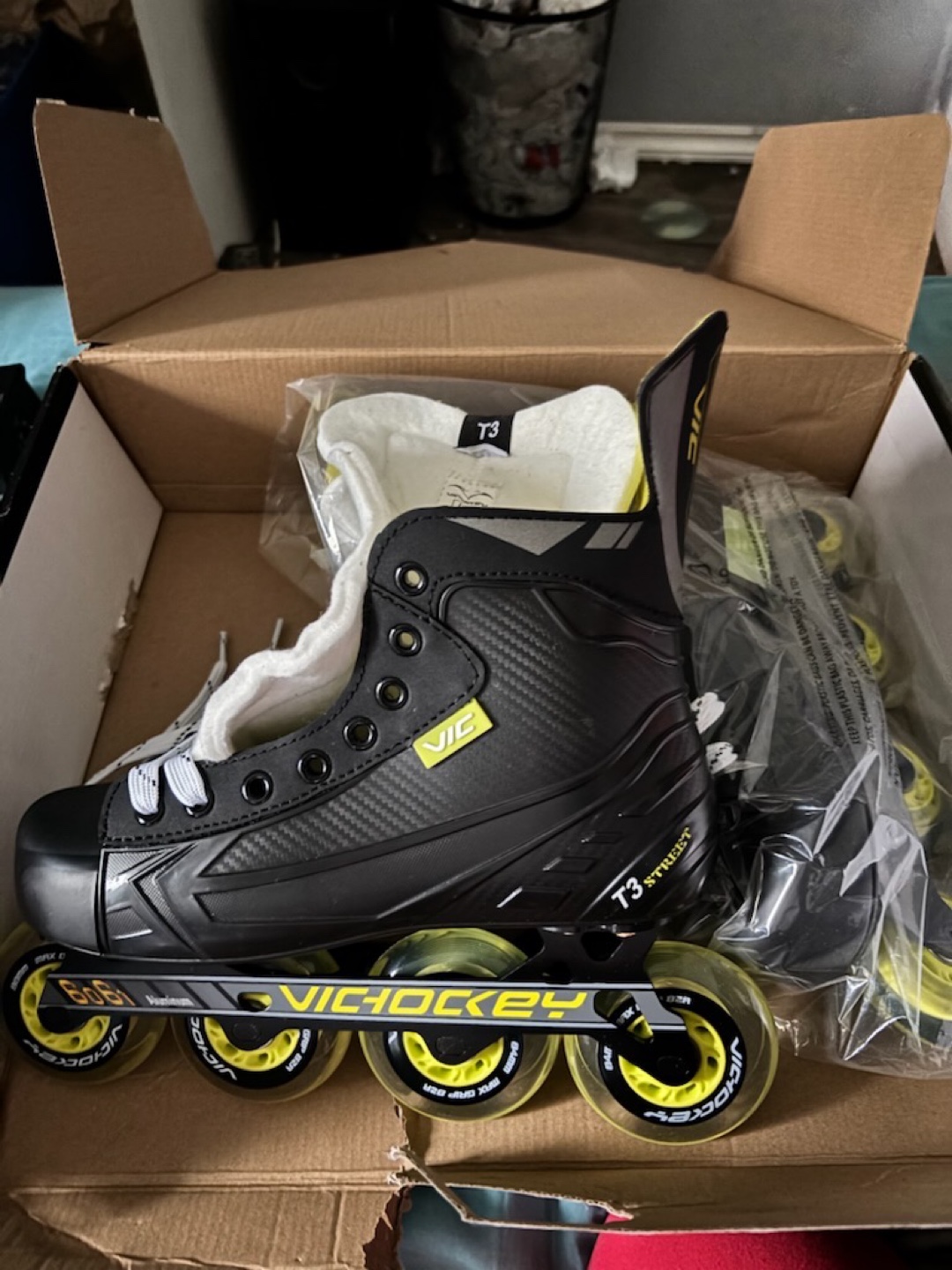 Bauer Mens Inline Skates SZ 8 - Like New!