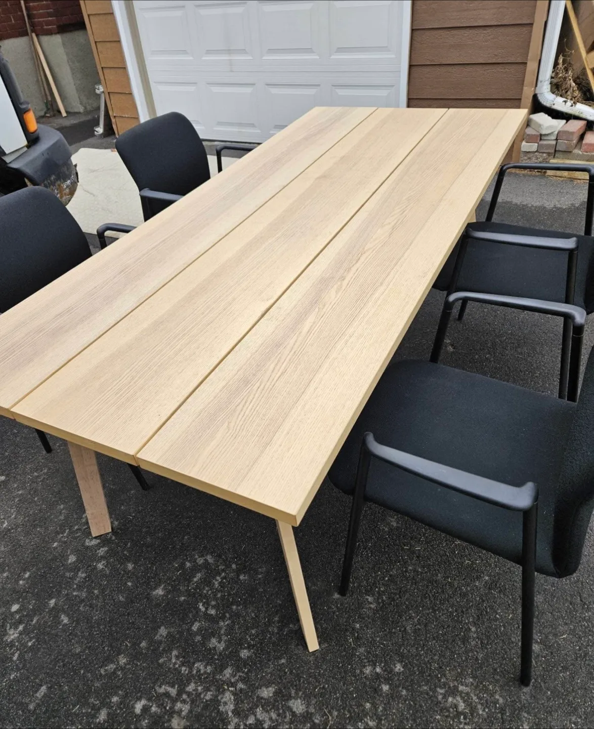 Ikea table and 4 chairs set image indicator(3)