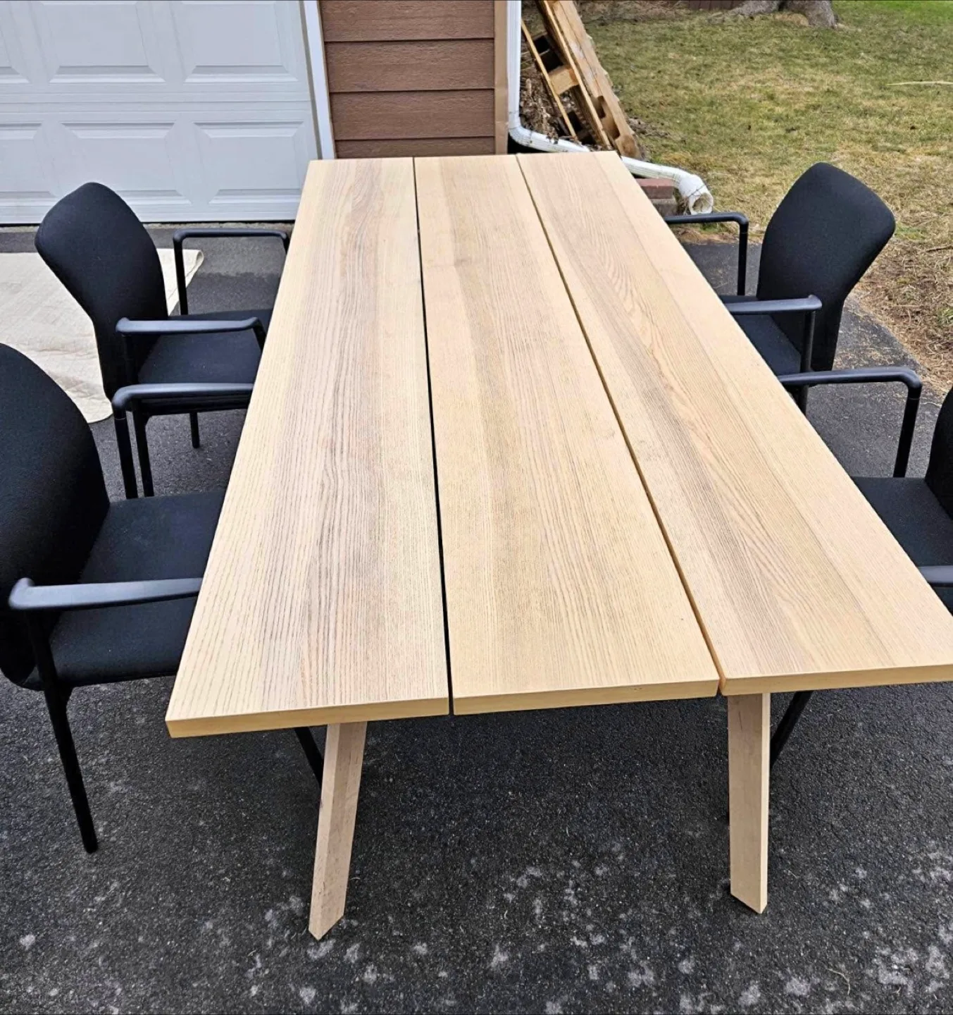 Ikea table and 4 chairs set image indicator(2)