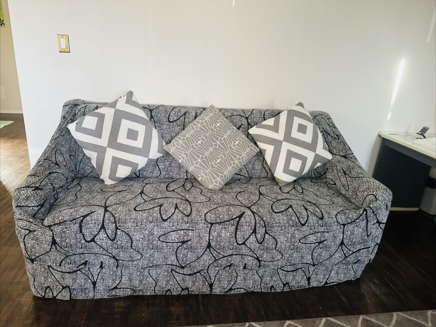 Sofa with Grey Patterned Cover