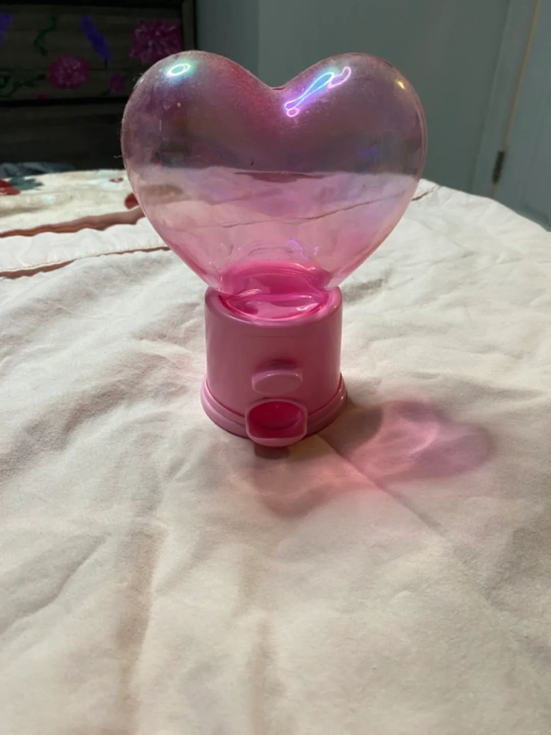 Pink Heart Shaped Gumball Machine thumbnail