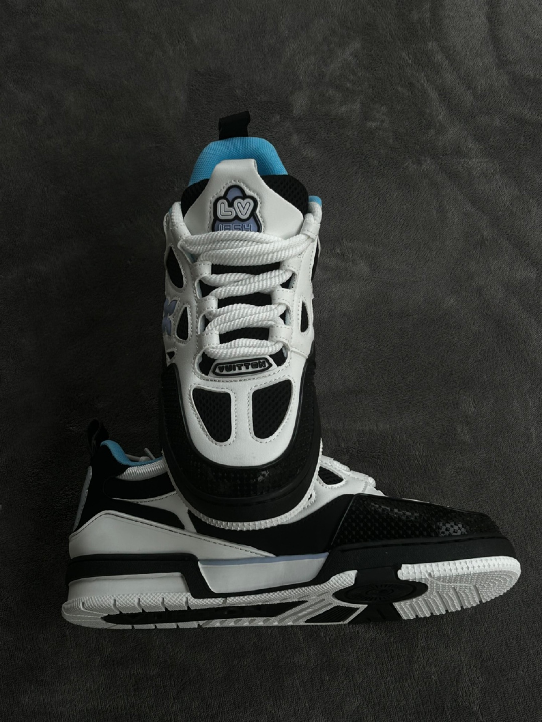 Black & White Low-Top Sneakers – Blue Lining