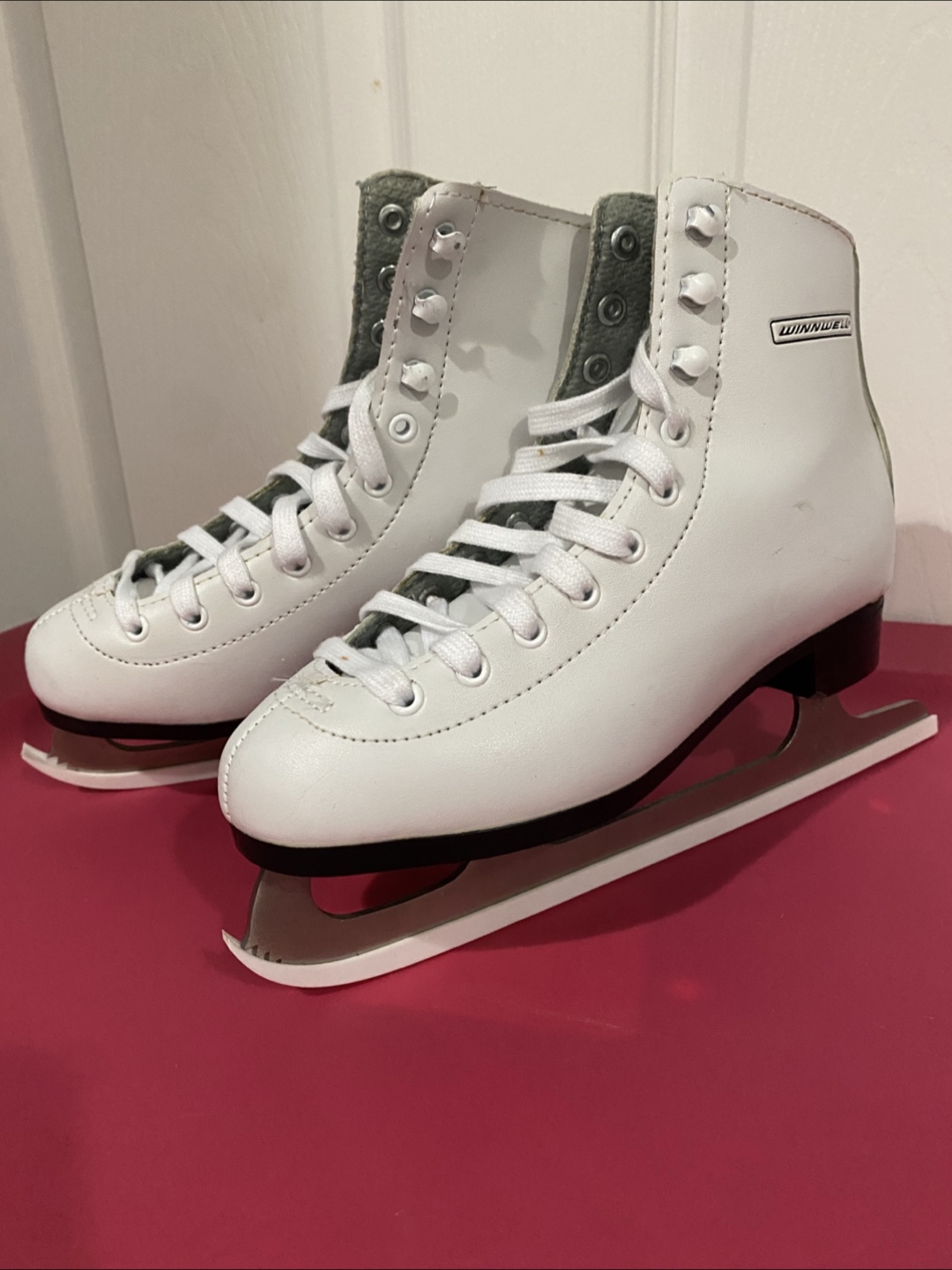 Winnwell Figure Ice Skates - Size 3J
