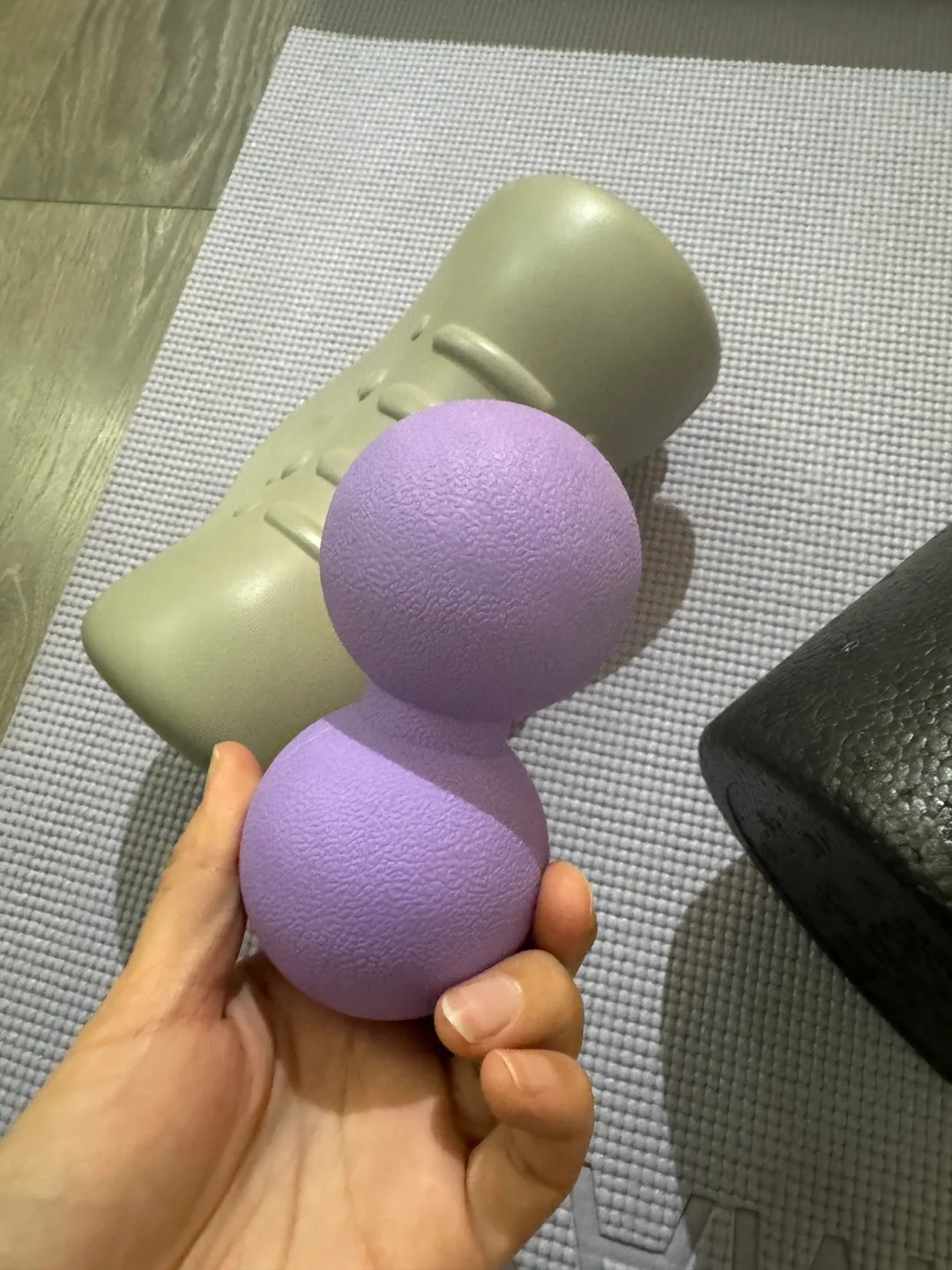 Foam Roller , yoga mat, neck stretcher ane a roller image indicator(3)