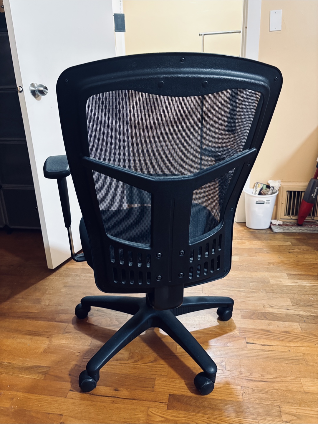 Black Office Chair - photo 3
