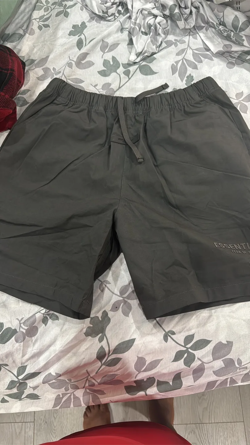 Essentials Fear of God Shorts - XL