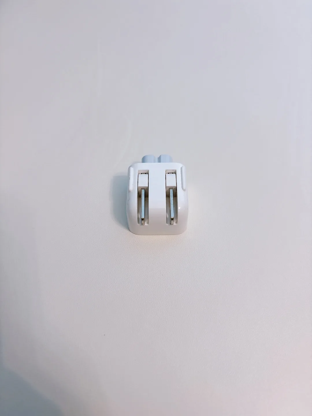 Apple Power Adapter Folding Plug Duck Head image indicator(2)