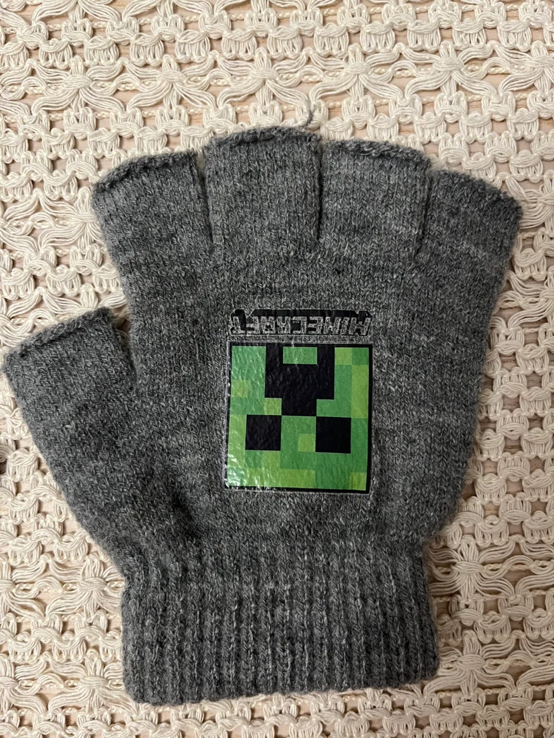 Minecraft Fingerless Gloves image indicator(2)