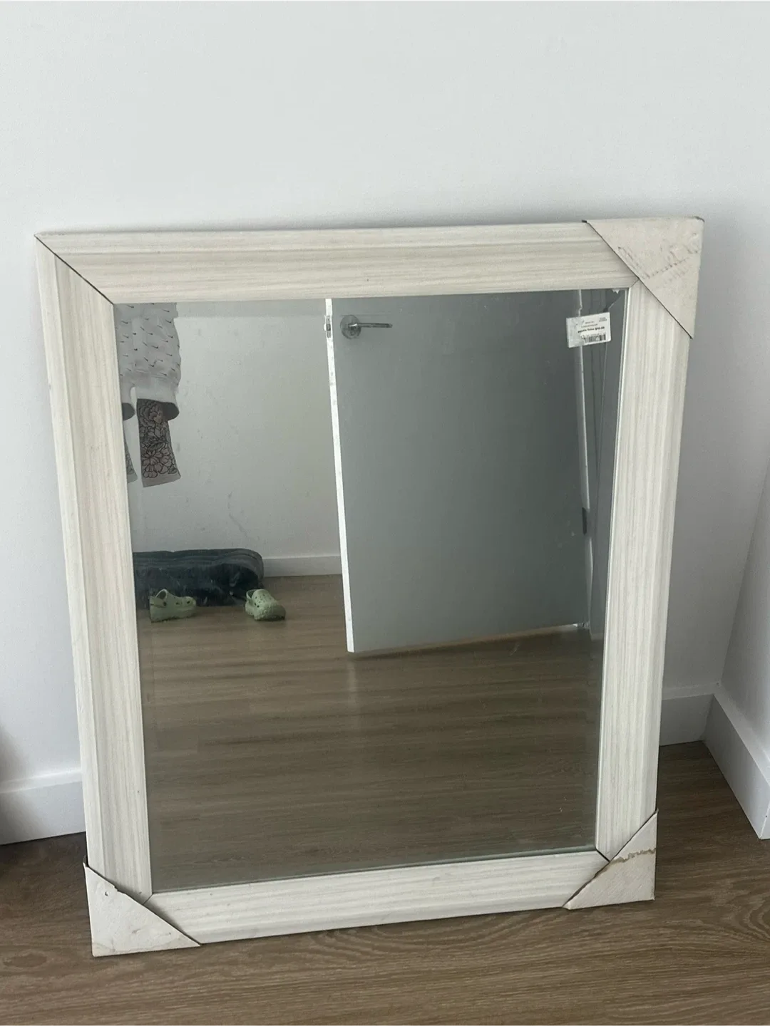 White Mirror Frame image indicator(2)