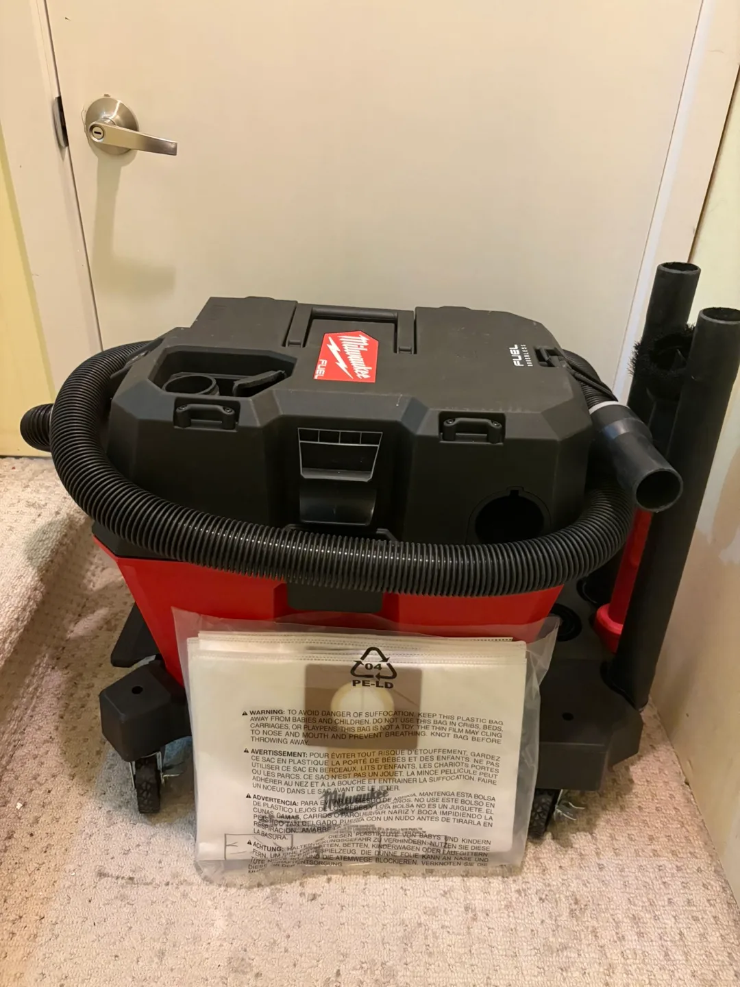 Milwaukee M18 18V Cordless Compact Vacuum image indicator(4)