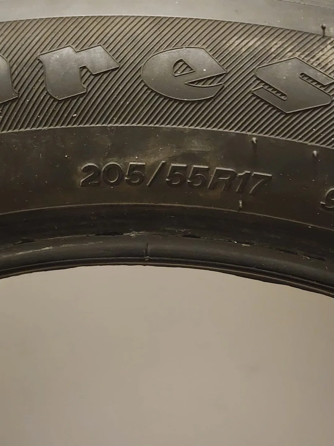 Firestone Tire - Size 205/55R17 image indicator(2)