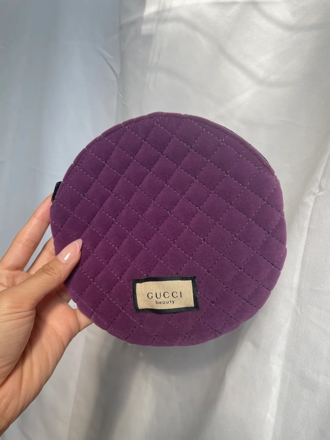 Gucci Beauty Purple Round Pouch thumbnail