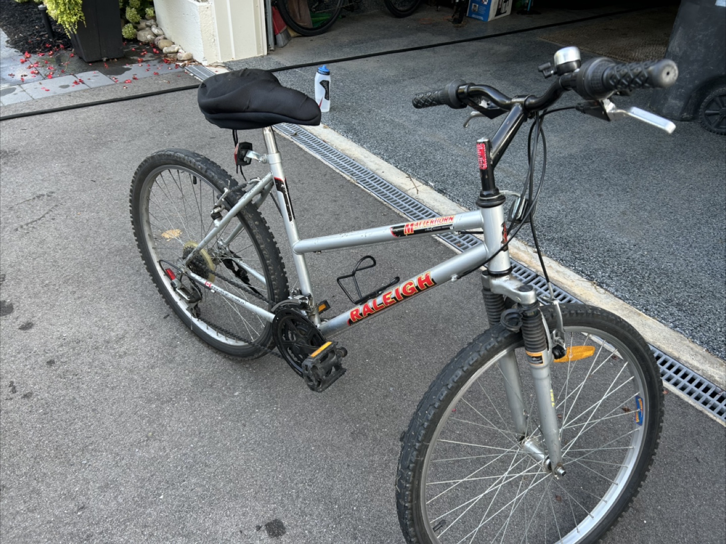 Raleigh Matterhorn Mountain Bike - photo 2