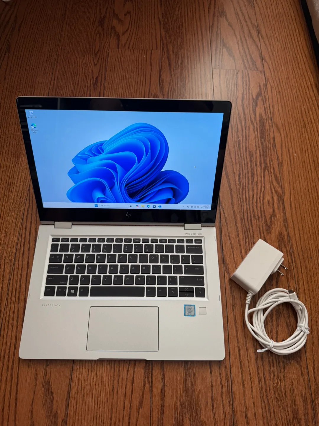 HP Laptop Elitebook 13.3”/16G RAM/512GB SSD/Touchscreen/Touch ID thumbnail