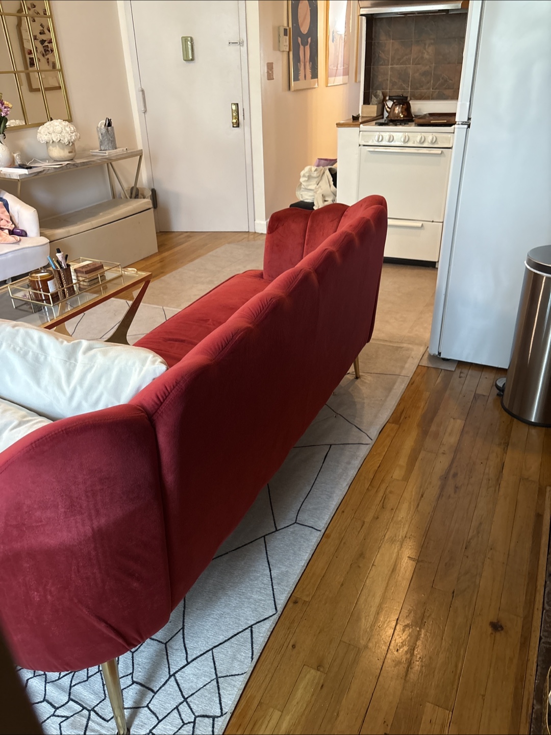 Red Velvet Sofa - photo 5