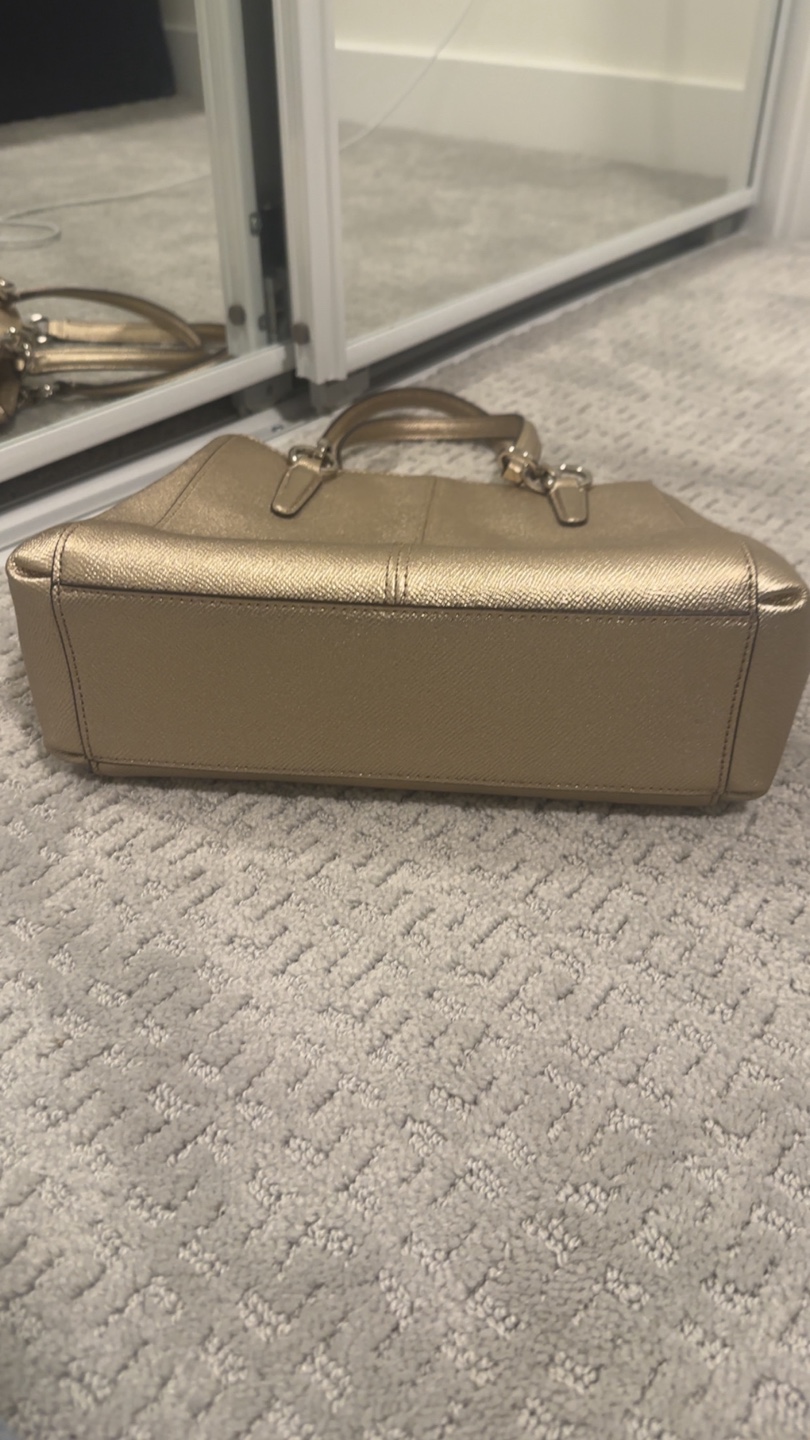 *Brand new* Coach Metallic Gold Handbag - photo 3