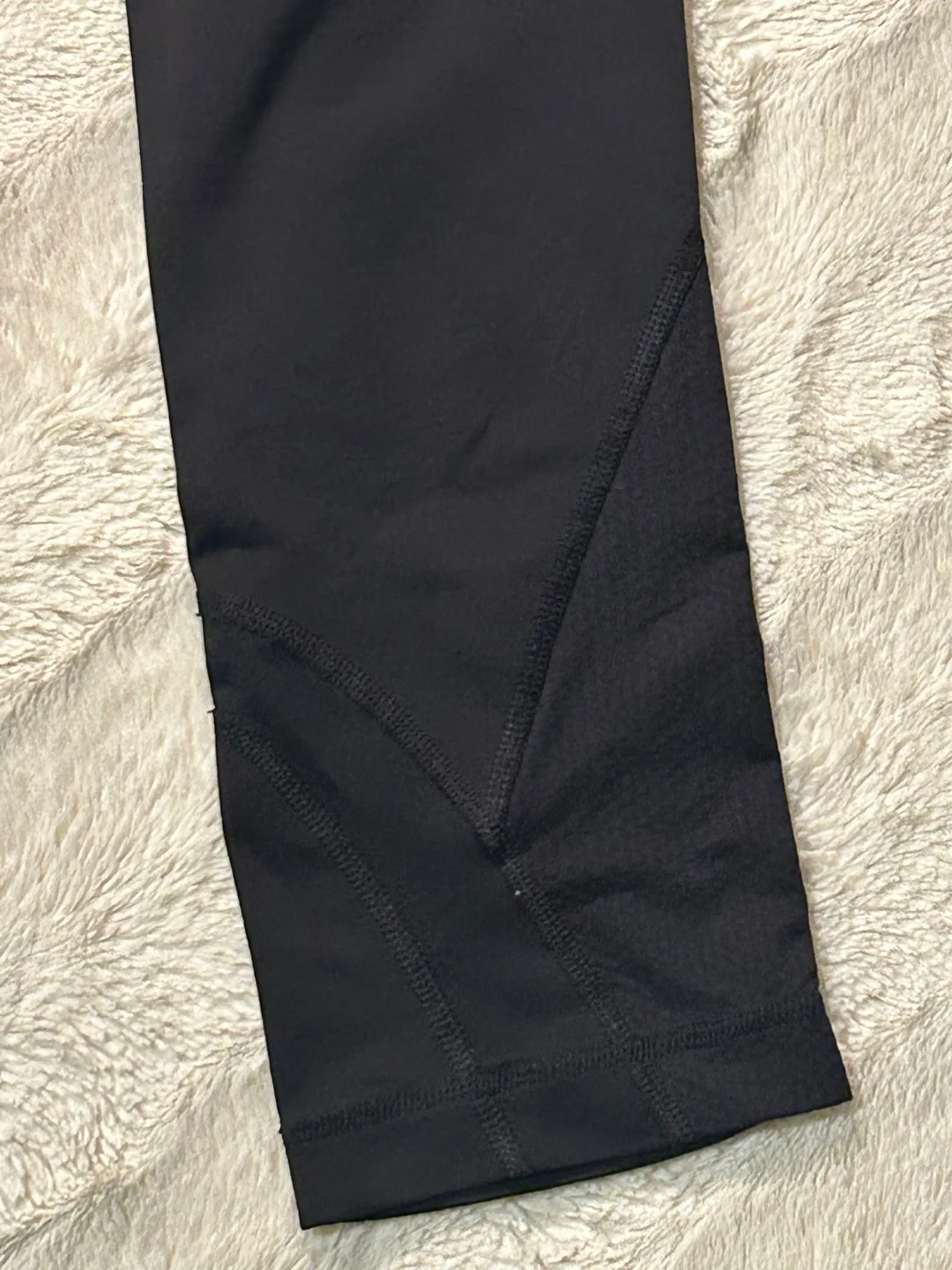 Lululemon Black Running Crop - Size 6 image indicator(6)