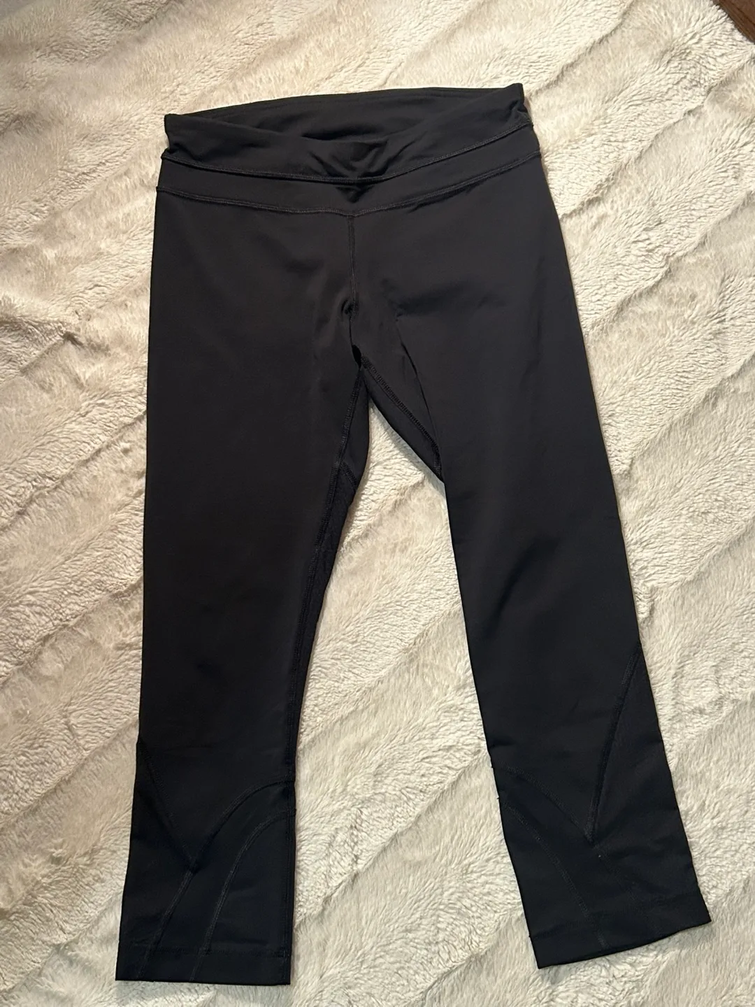 Lululemon Black Running Crop - Size 6 image indicator(5)