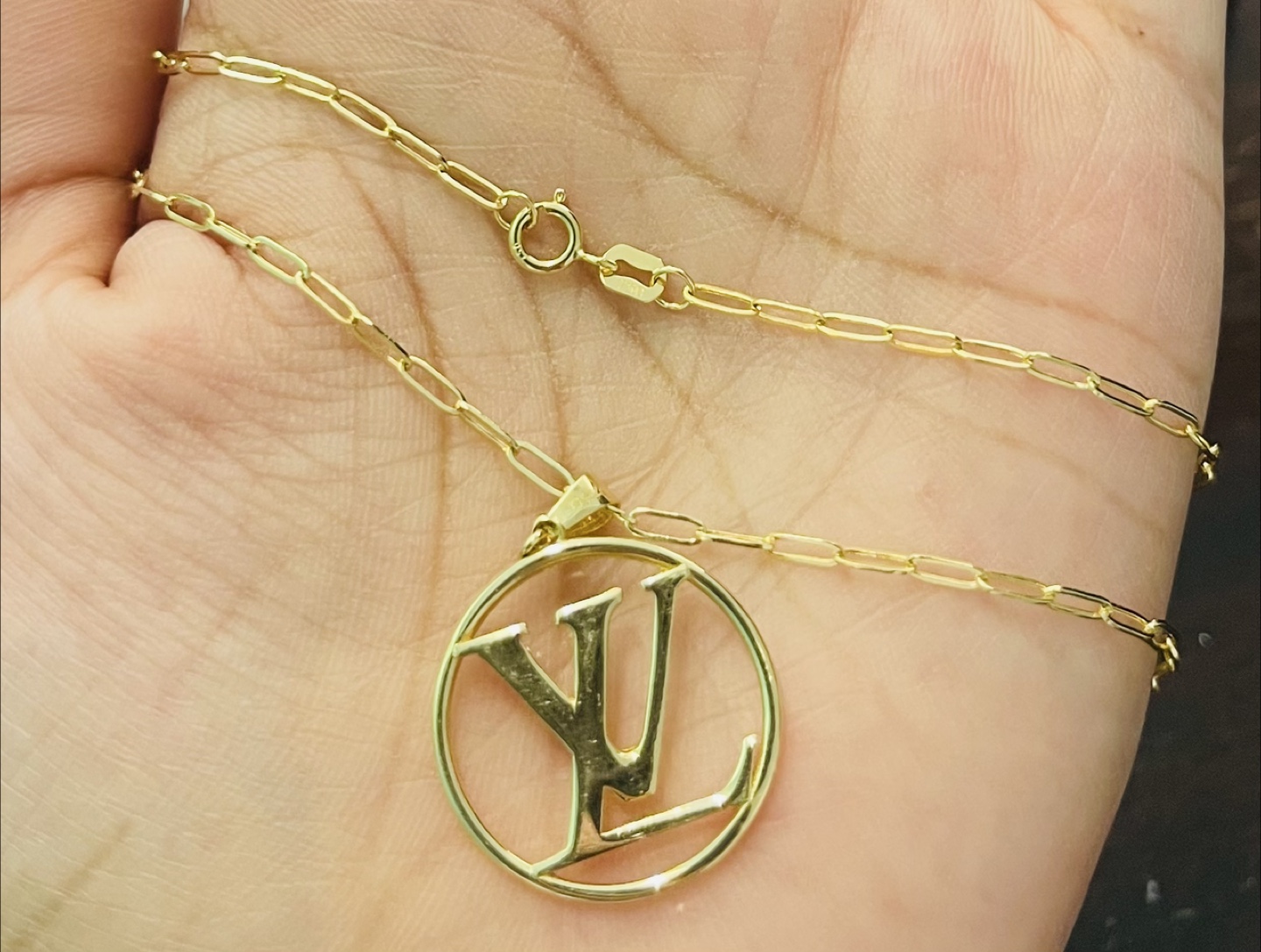 18K Gold Louis Vuitton Gold Necklace - photo 2