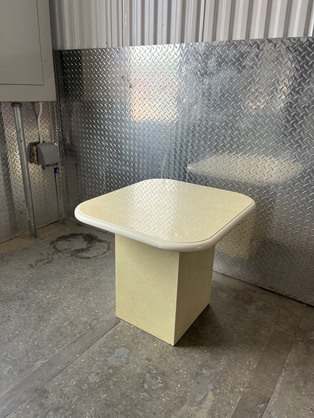 Vintage Italian Cream Accent Table - photo 2
