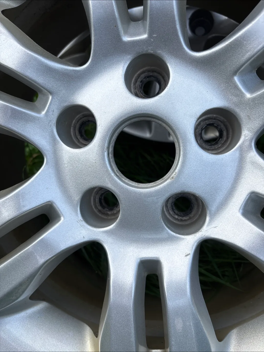 Set of 4 Silver Car Rims image indicator(2)