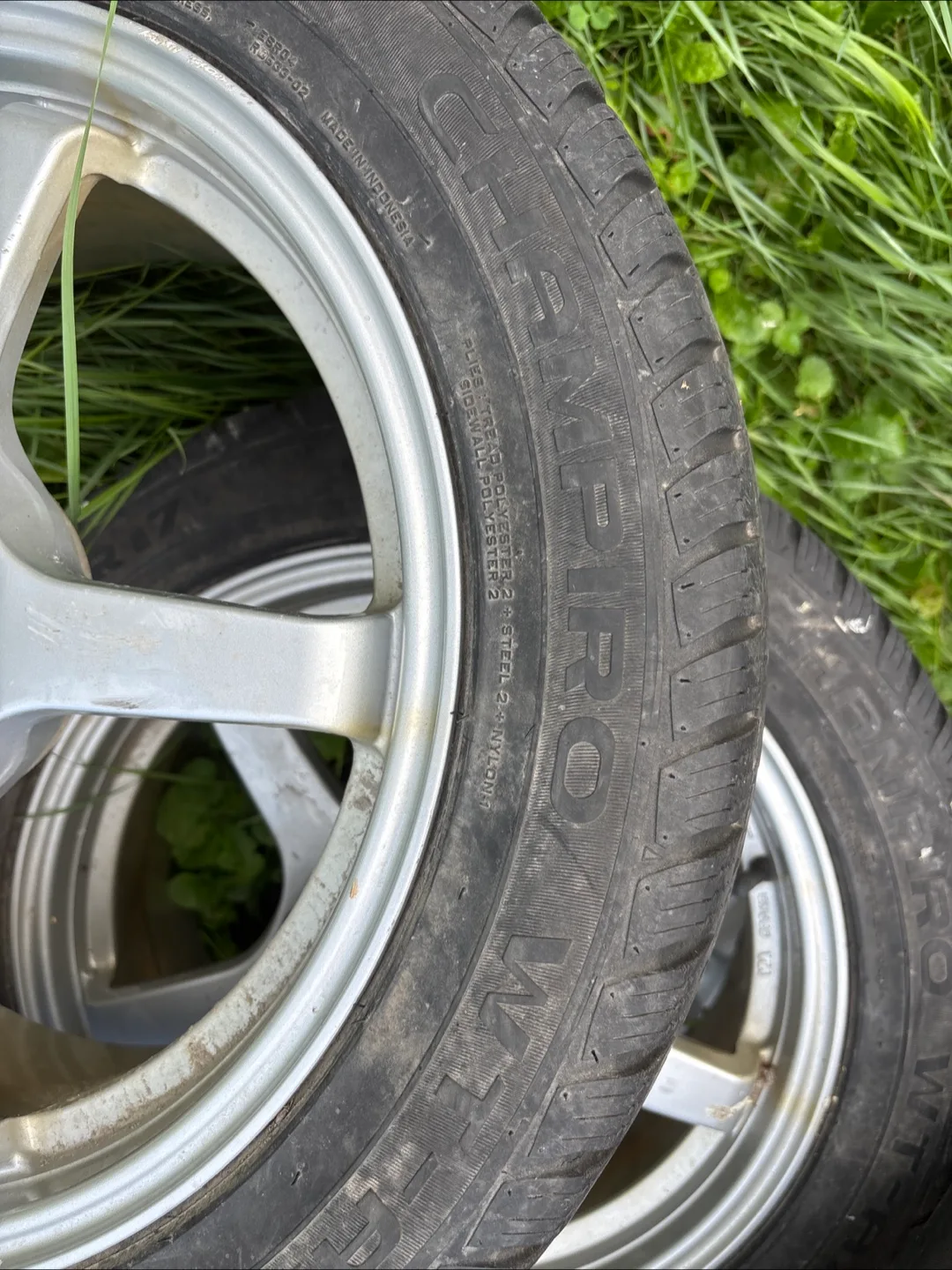 Set of 4 Proxes Winter Tires 225/50R17 image indicator(2)