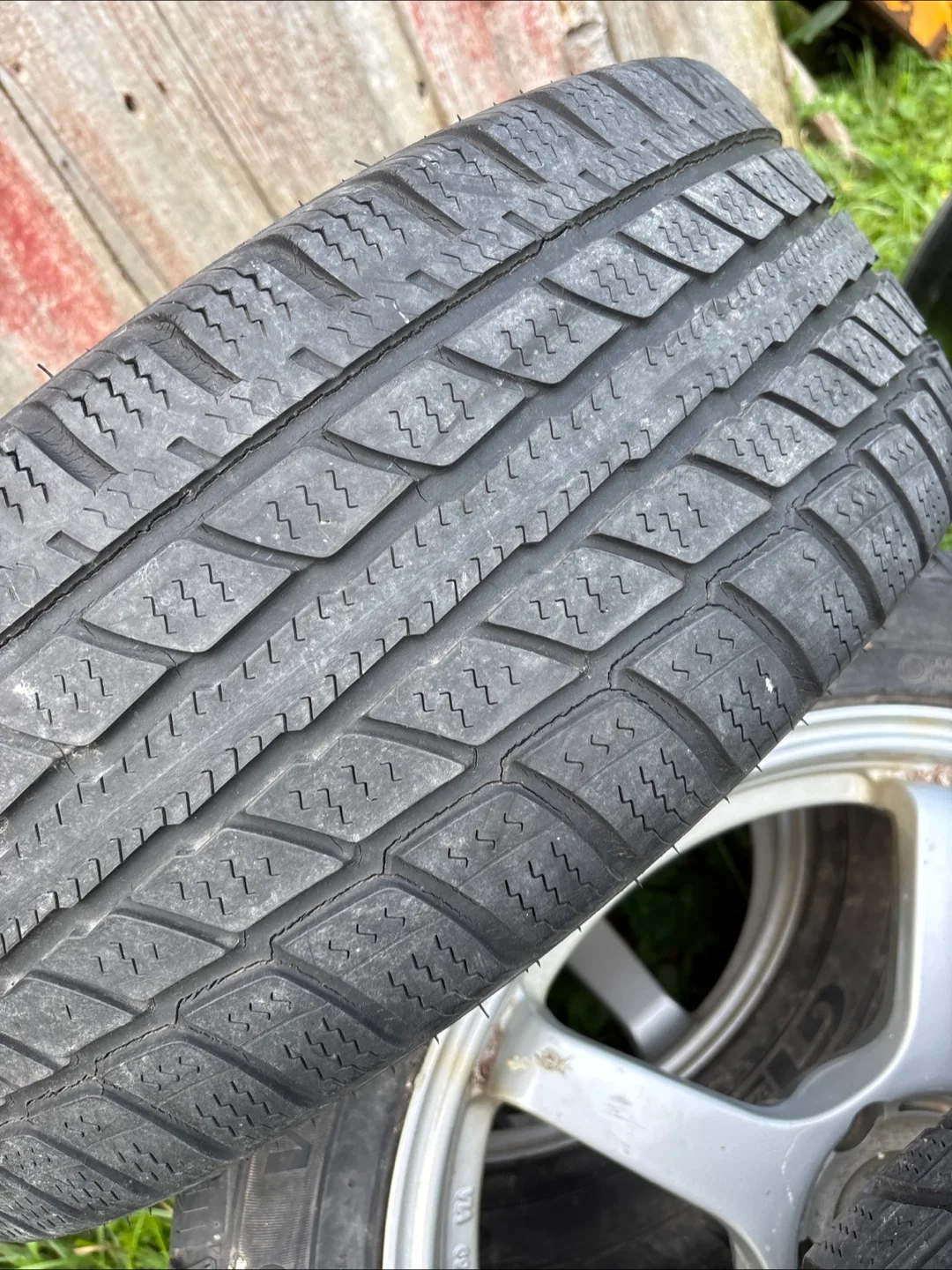 Set of 4 Proxes Winter Tires 225/50R17 image indicator(4)