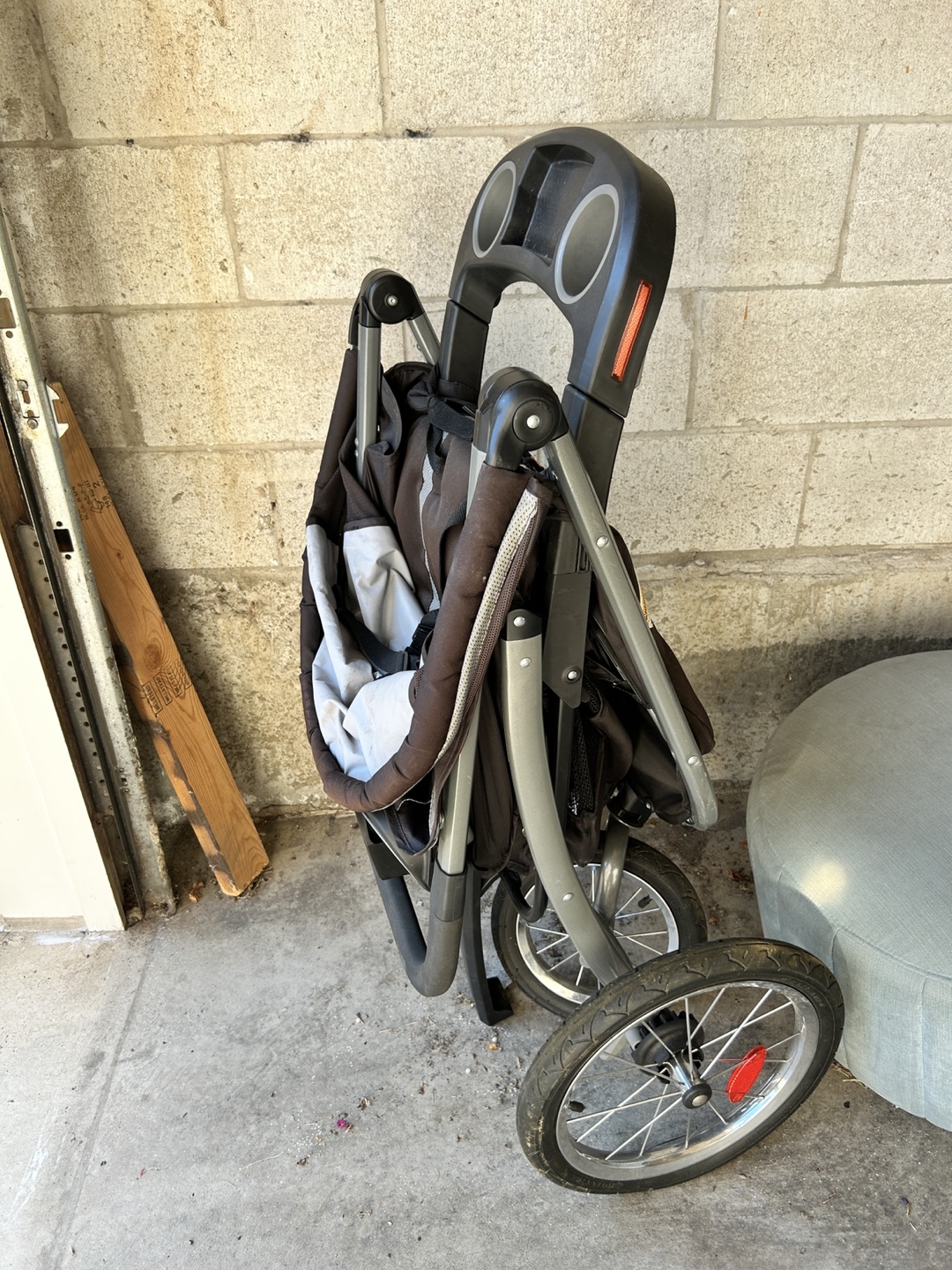 Graco Jogging Stroller - Great Condition! - photo 4