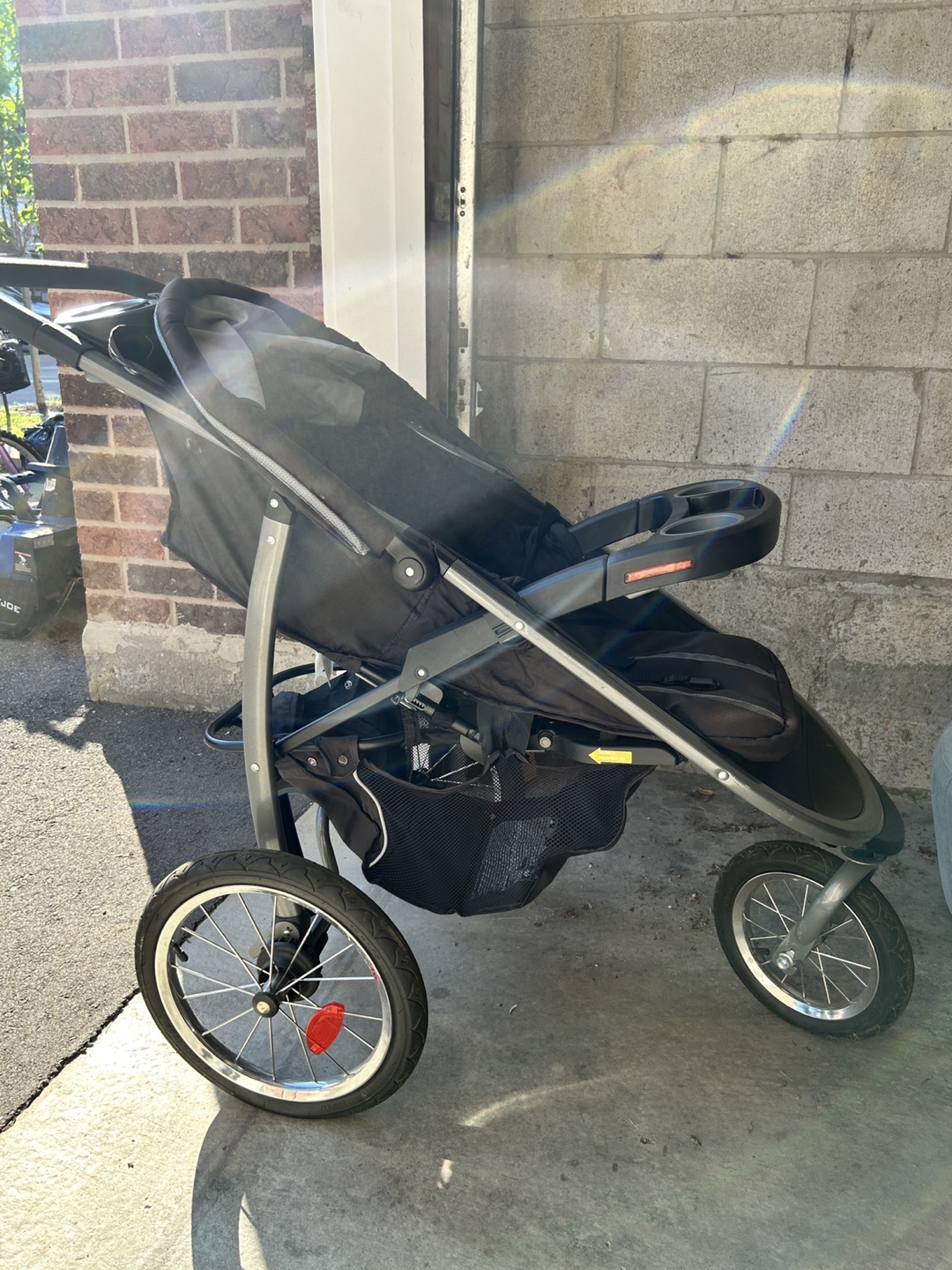 Graco Jogging Stroller - Great Condition! - photo 2