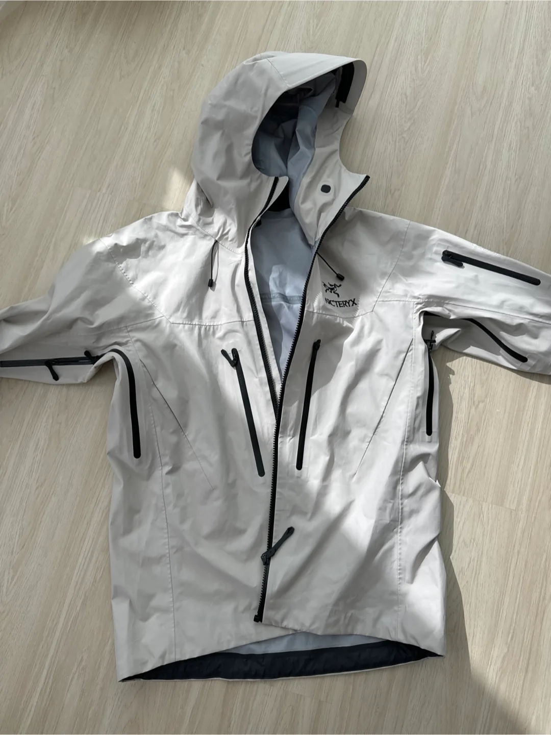 Arc’teryx thumbnail