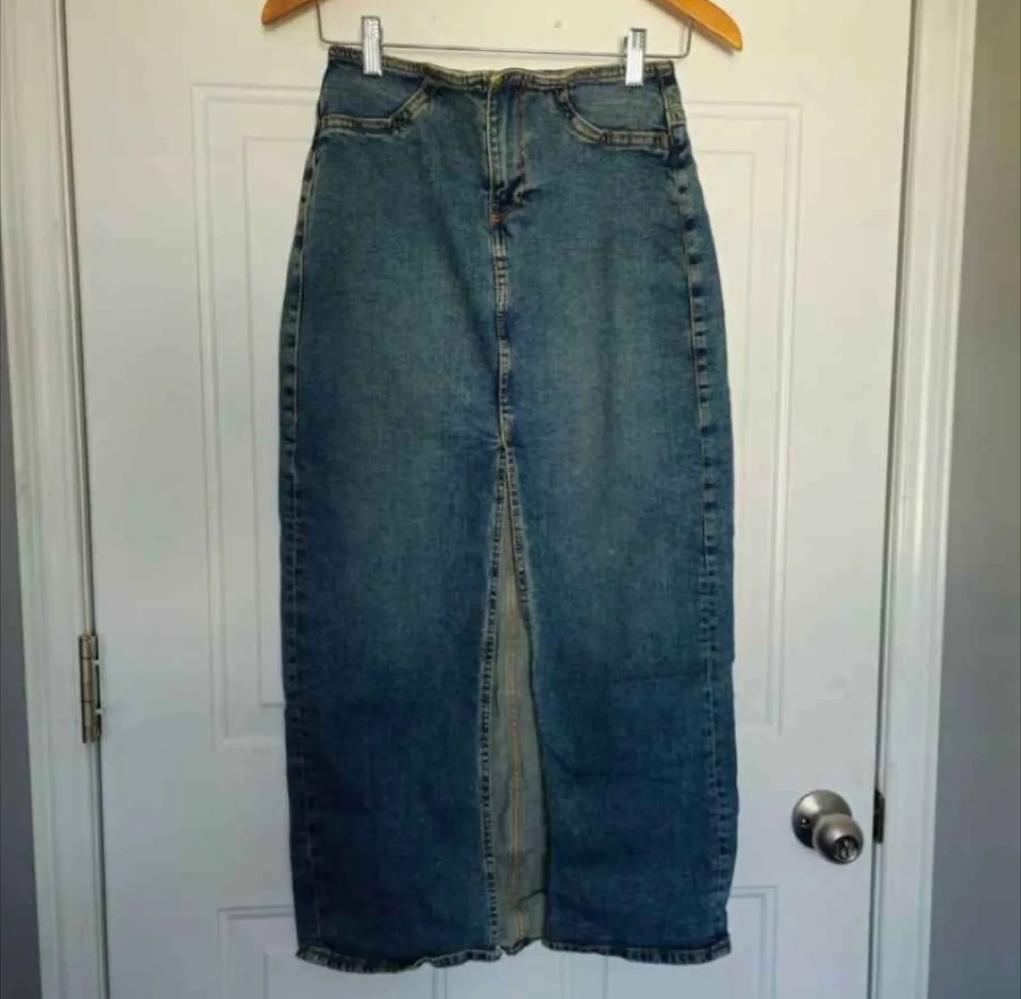 H&M Denim Skirt thumbnail