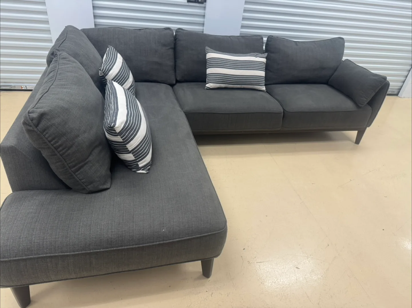 Brick Grey Sectional Sofa image indicator(2)