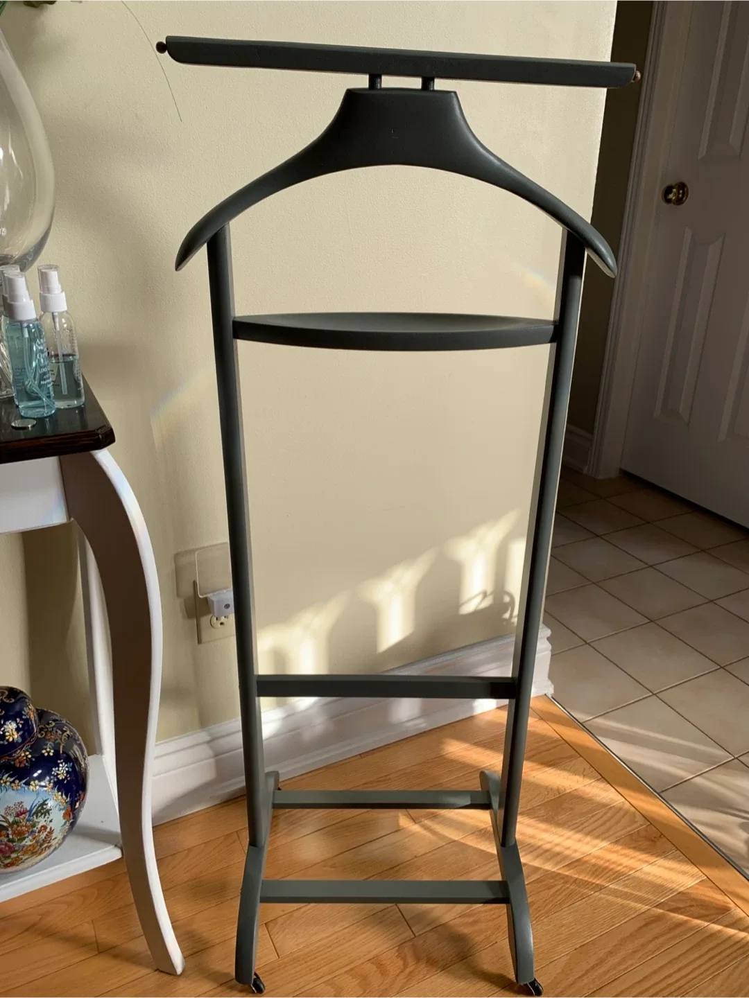 Valet Stand on Wheels thumbnail