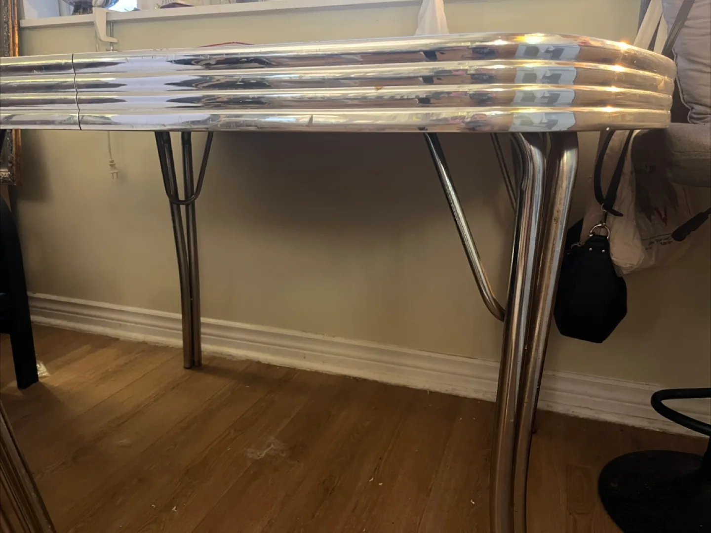 1950’s Retro Chrome Diner’s Table image indicator(2)