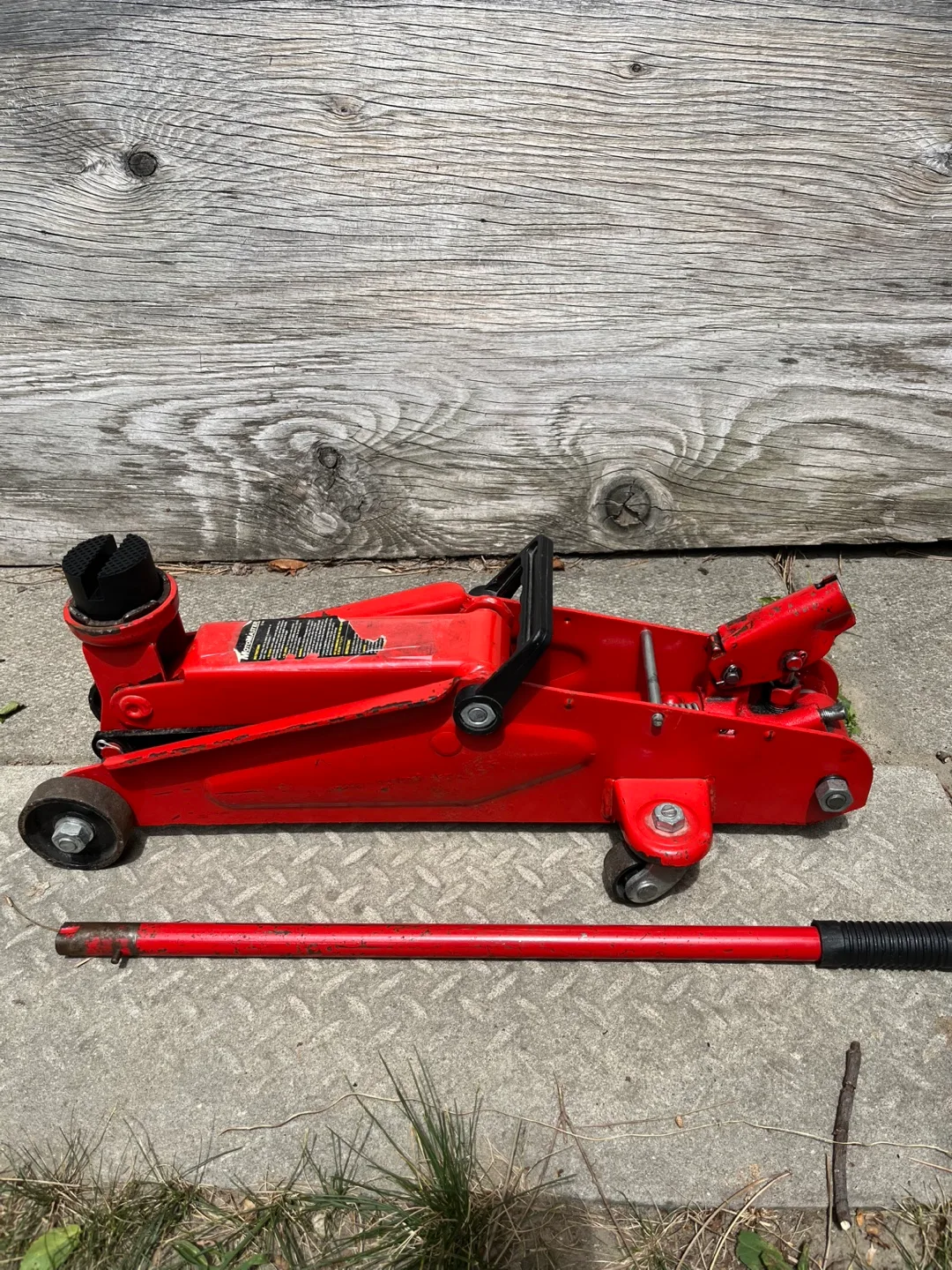 Red Hydraulic Floor Jack image indicator(2)